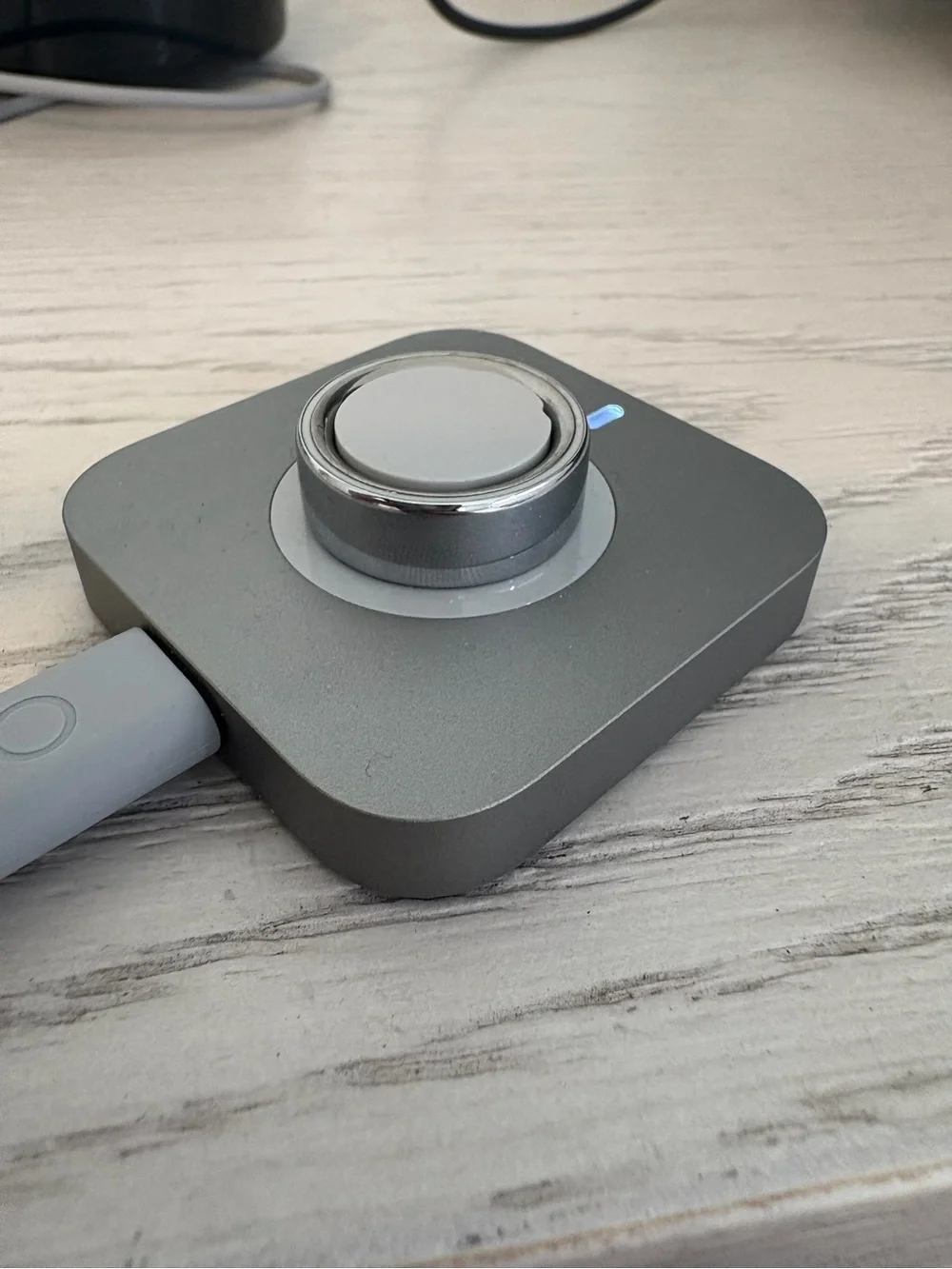 Oura Ring 4 in Silver Metal Finish